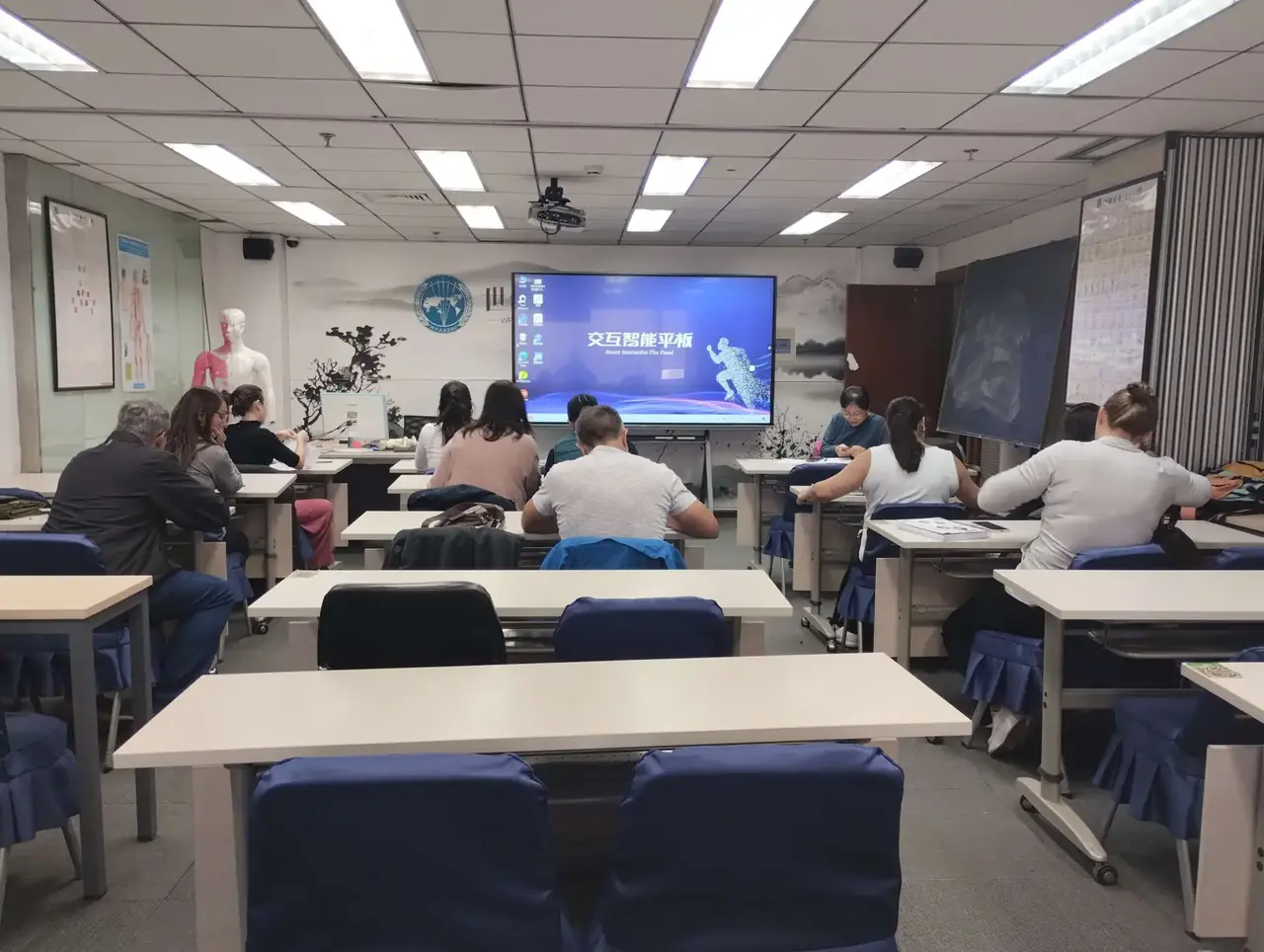 Aula em sala de universidade chinesa